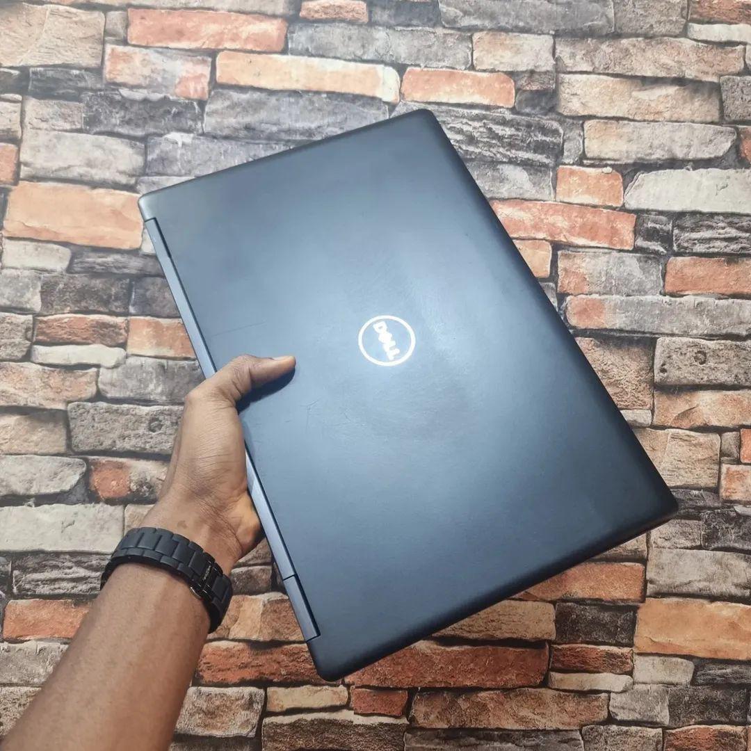 GAMER DELL LATITUDE 5580 - Image 3